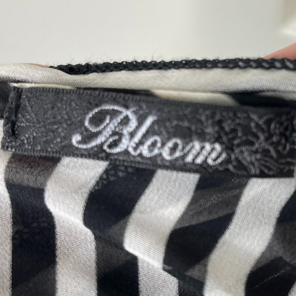 BLOOM | Black and White Striped Blouse with Back Bow Detail | Size Unknown - Picture 6 of 8